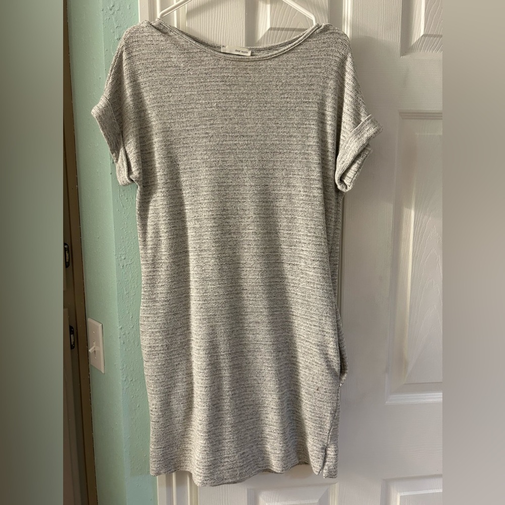 Adorable and comfortable- maxi dress with pockets!! Size L?
